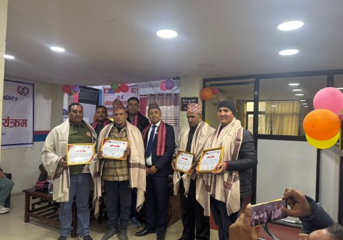 ६० औं बार्षिकोत्सवको अवसरमा राष्ट्रिय वाणिज्य बैंक खानीखोला साखा द्वारा चार ग्राहक हरुलाई सम्मान
