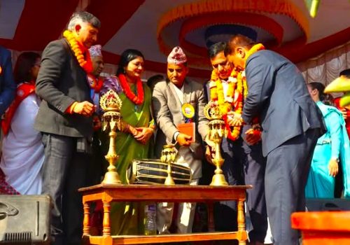 धादिङमा आयोजित लोक सांस्कृतिक महोत्सवको उप–प्रधानमन्त्री तथा शहरी विकास मन्त्री सिंह द्वारा उद्घाटन