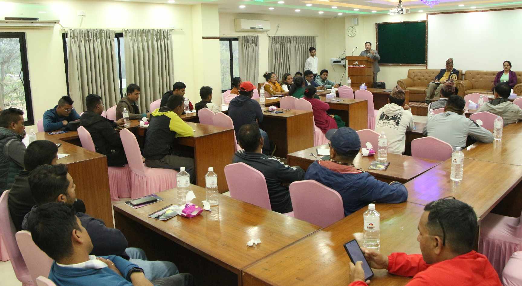 पर्यटनलाई व्यवस्थित गर्न  धादिङबेसीमा सरोकारवालाहरुबीच अन्तरक्रिया