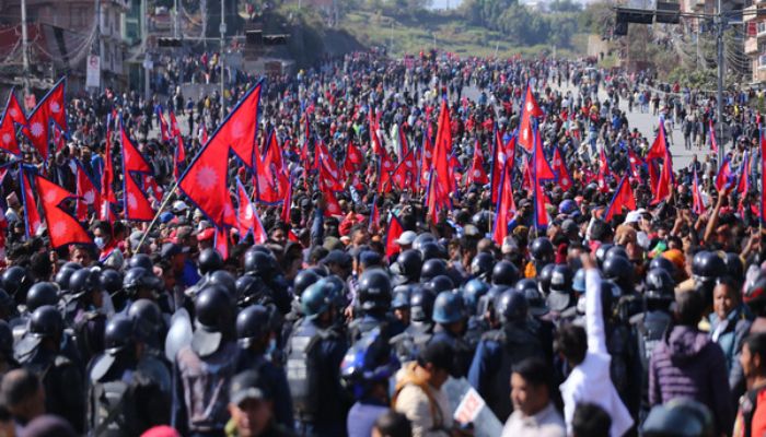 काठमाडौँमा आज गणतन्त्रवादी र राजावादीले छुट्टाछुट्टै प्रदर्शन गर्दै,  सुरक्षा व्यवस्था कडा,  कुन समूह कुन  ठाउमा हेर्नुहोस