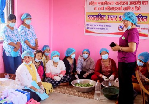 थाक्रे गाउँपालिका ५ मा चार दिने अचार बनाउने तालिम सुरु