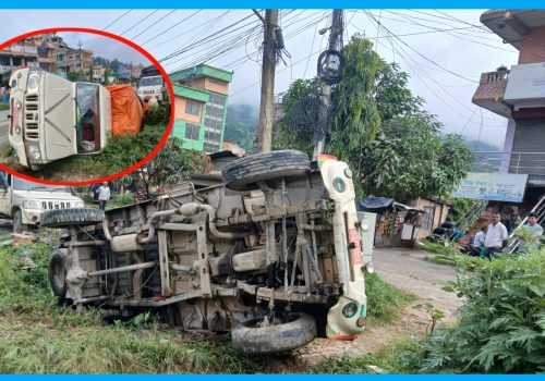 धार्के बजारमा बोलेरो जिप पल्टियो