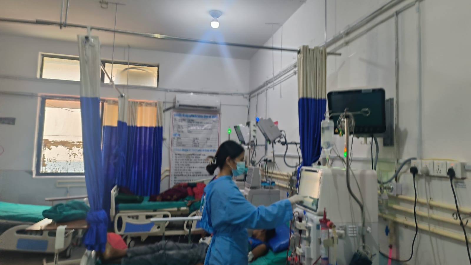 धादिङ अस्पतालमा डायलसिस सेवा थप सशक्त, तीन सिफ्टमा सेवा सुरु