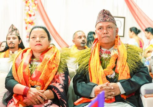 कोटिहोममा चित्रकार र कविको जमघट 