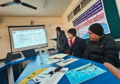 संचारकर्मी र जनस्वास्थ्य कार्यालय धादिङ विच अन्तरक्रिया : आमाकाे दूध शिशुका लागि उत्तम खानेकुरा