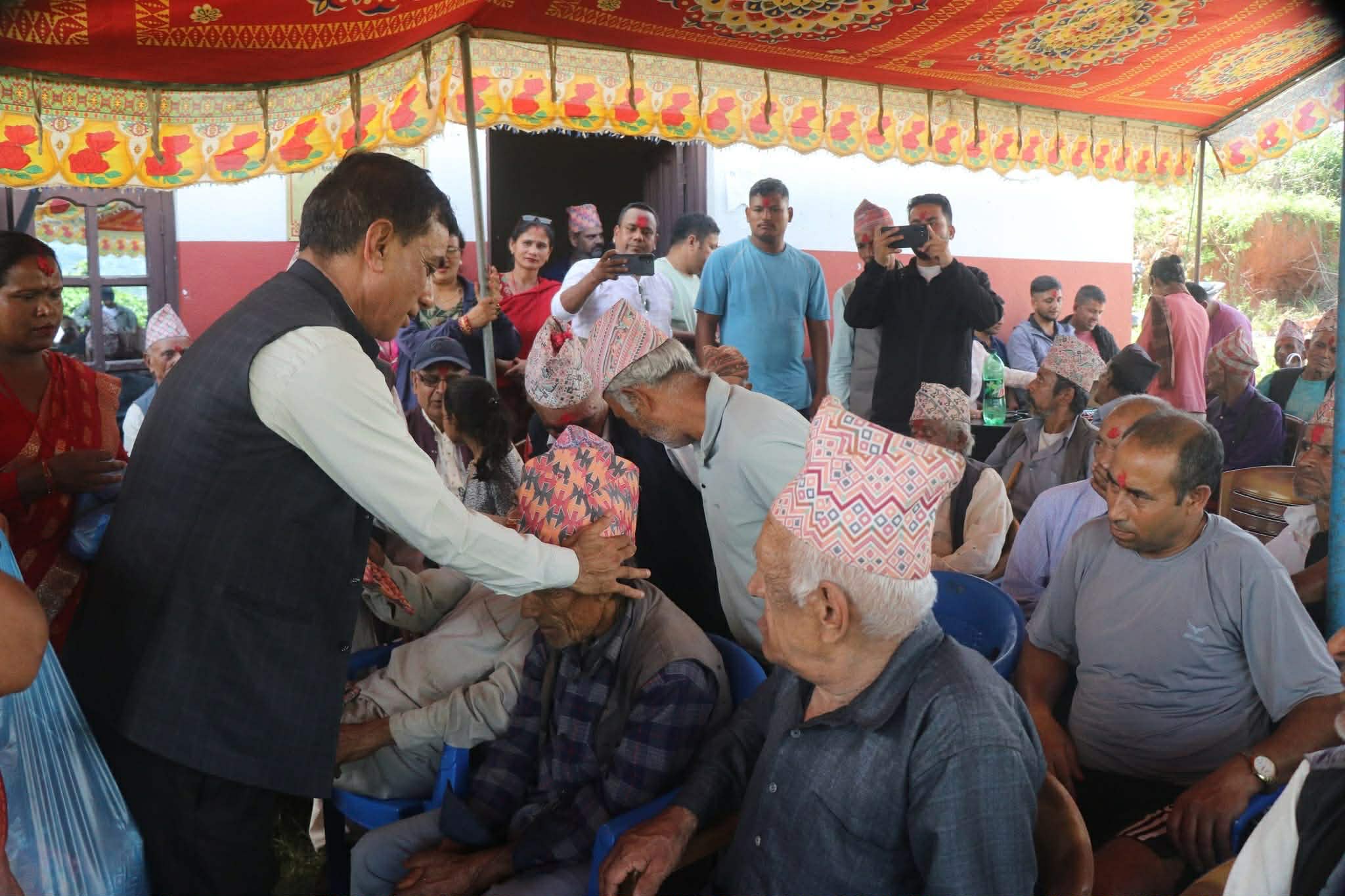 आज १३ औँ राष्ट्रिय पोसाक तथा टोपी दिवस मनाइँदै