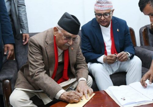 केपी शर्मा ओलीले गराए झापा  ५ बाट उम्मेदवारी दर्ता