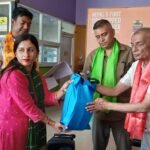 शैक्षिक प्रेरणा समूह द्वारा धादिङका १३ विद्यालयका ७७ जना विद्यार्थीलाई शैक्षिक सामग्री वितरण