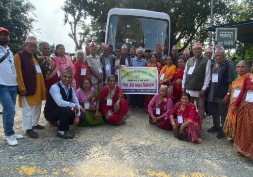३५ जना ज्येष्ठ सदस्यलाई नवज्योति सहकारीले गरायो एक दिने तीर्थयात्रा