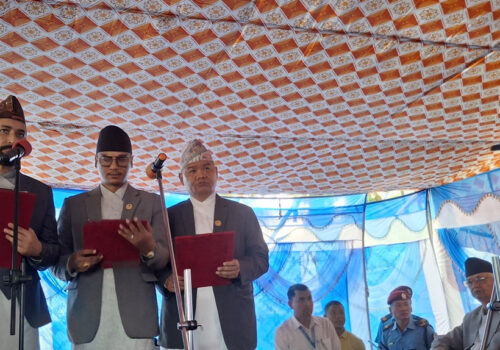 वाग्मतीमा राप्रपाका तीनसहित ६ नवनियुक्त मन्त्रीद्धारा शपथ