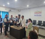 थाक्रेमा बाढीपीडित परिवारलाई गोनेसाद्वारा नगद सहयोग